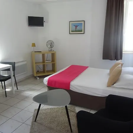 Aparthotel Les Cordeliers 2*